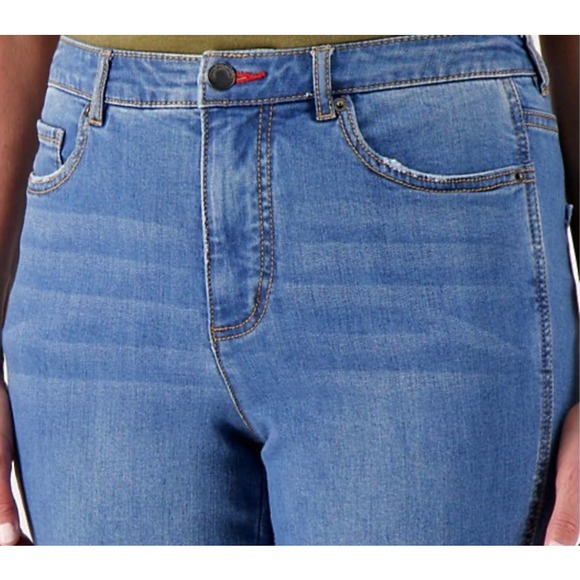 NWOT Peace Love World Regular Denim Slit Hem Jeans SIZE 16 - Picture 4 of 10